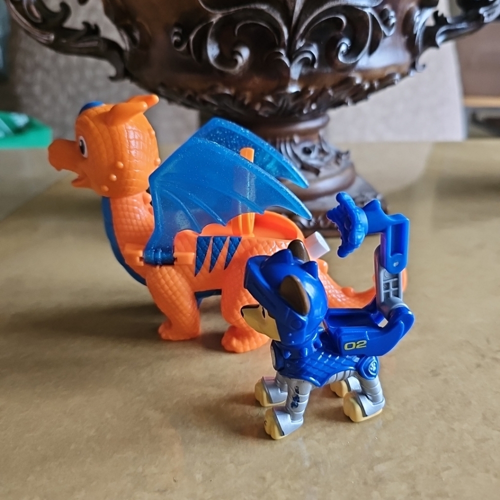 Paw Patrol Rescue Knights Chase Dragon Draco Set of 2 toy figures Flapping Wings - Picture 2 of 8